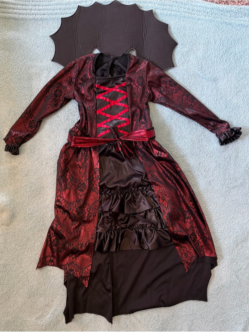 Children’s Victorian Gothic Vampiress Dress Costume Red Black Small Vampire